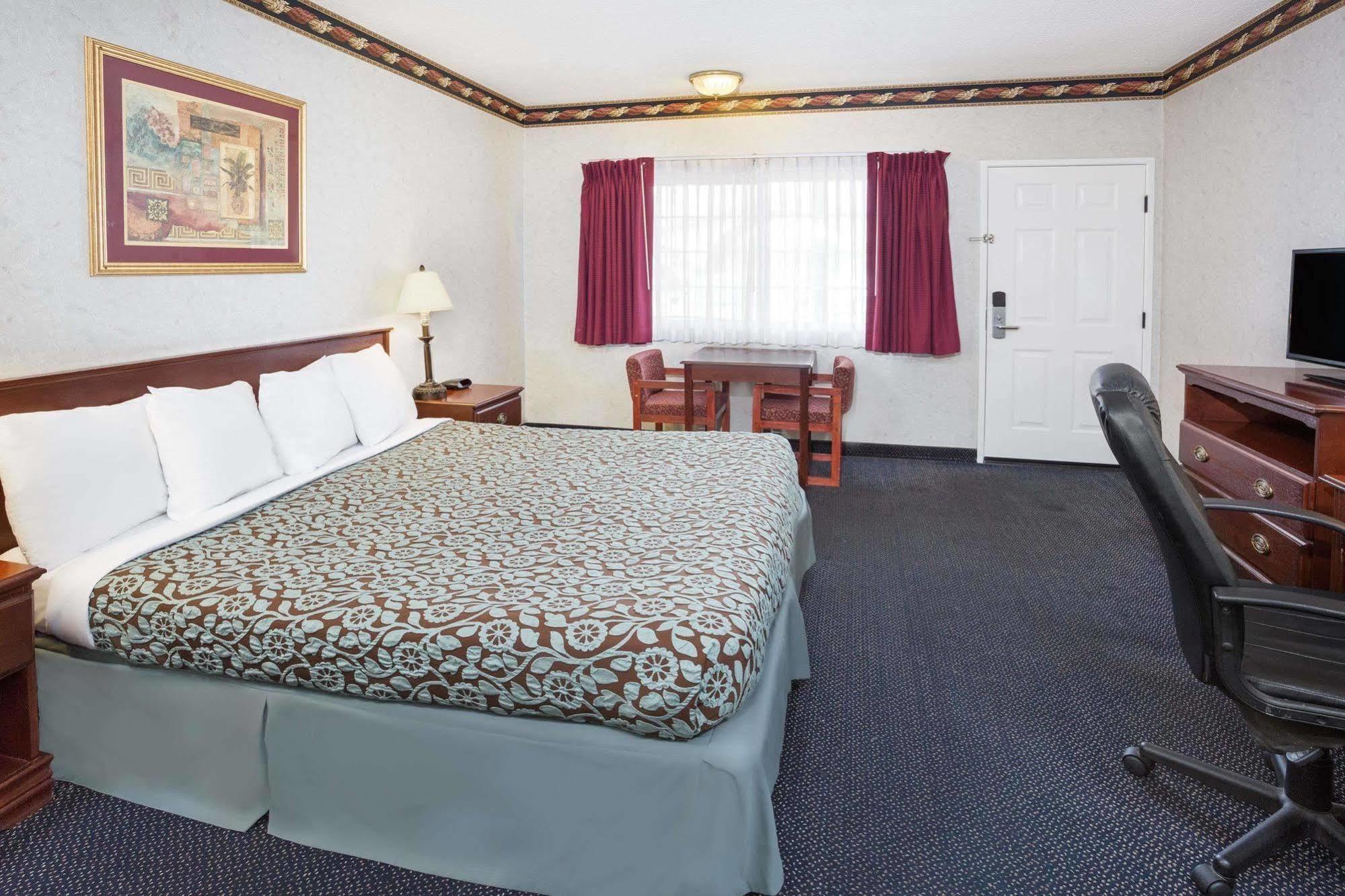 Sunset Inn Costa Mesa Zewnętrze zdjęcie